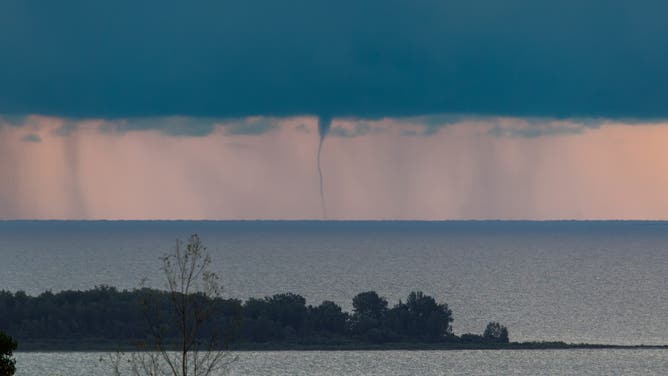 Lake Ontario Waterspouts