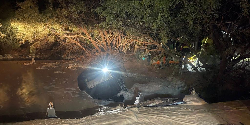 Deadly flash flooding sweeps away driver in Arizona | Fox Weather