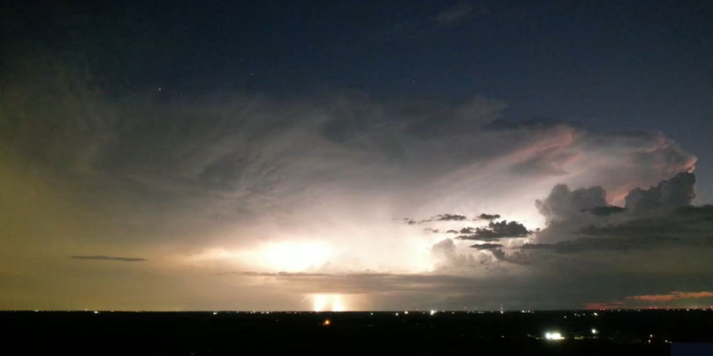Severe storms tear roof off Oklahoma hospital as severe weather threat ...