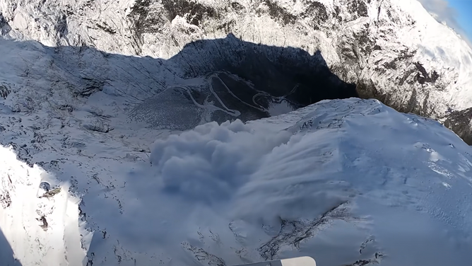 A triggered avalanche in the Southland region of New Zealand on Highway 94.