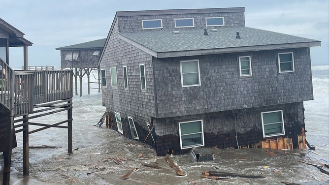 5 homes collapse as waves from Hurricanes Imelda, Humberto slam North Carolina's Outer Banks