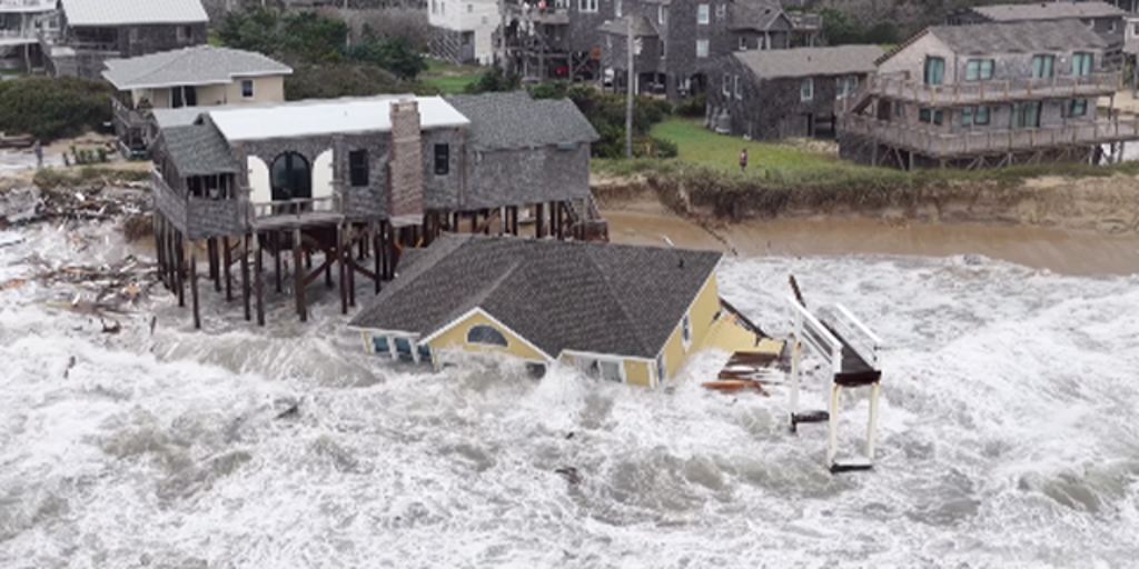 See it: 7 homes along North Carolina's Outer Banks collapse into Atlantic