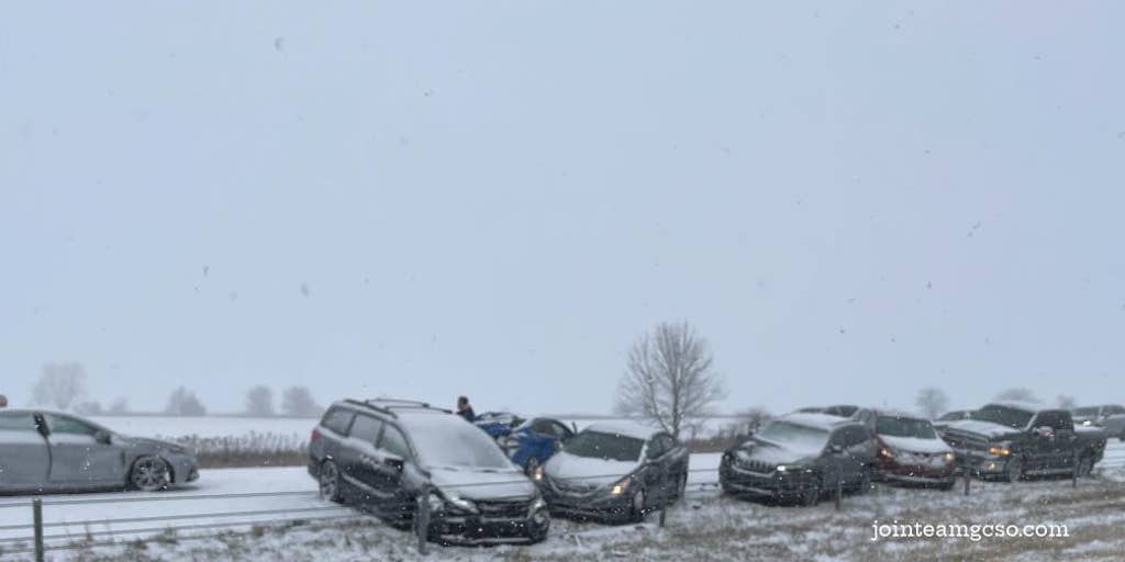 Massive winter storm slams Midwest with heavy snow, causing hundreds of crashes, over 1,000 canceled flights