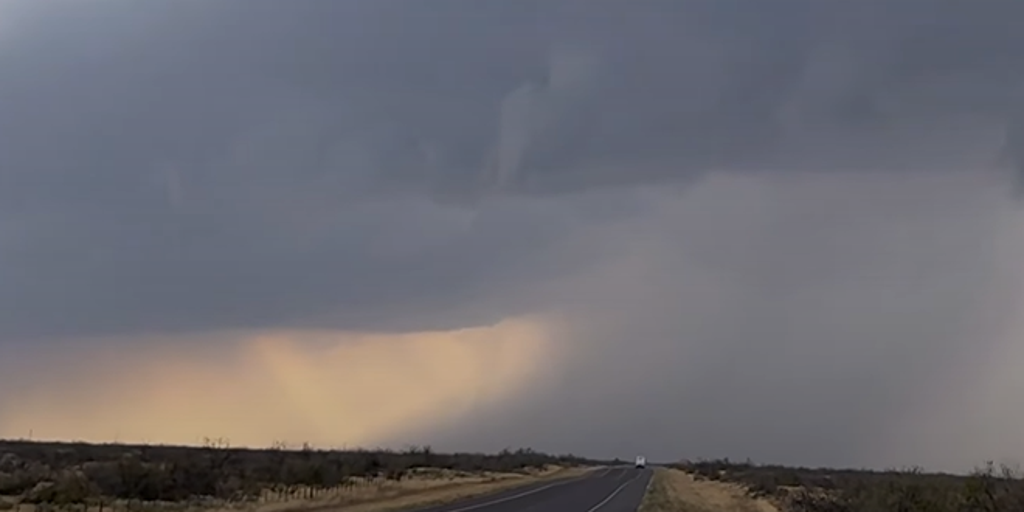 Flooding rain and severe storms soak Texas, as record-breaking Thanksgiving travel gets underway