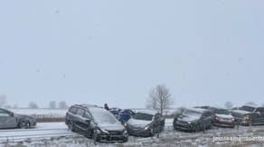Massive winter storm slams Midwest with heavy snow, causing hundreds of crashes, over 1,000 canceled flights
