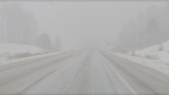 FOX Weather Storm Specialist Mike Seidel recorded near-whiteout conditions in Findlay, New York Tuesday morning.