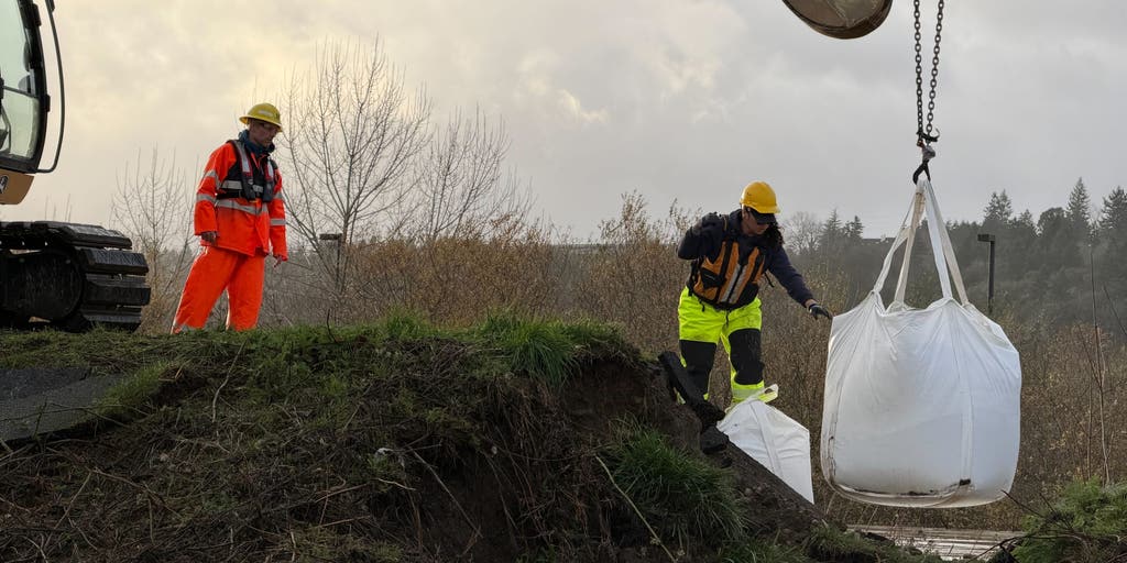 One person killed after drowning on flooded road amid historic inundation, levee failures across Washington