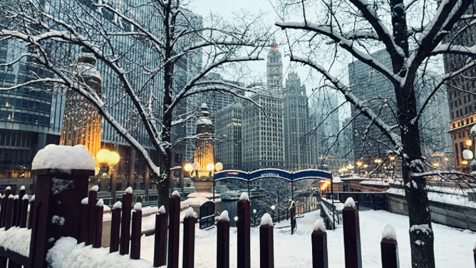 Snowy scenes throughout Chicago amid first round of clipper system