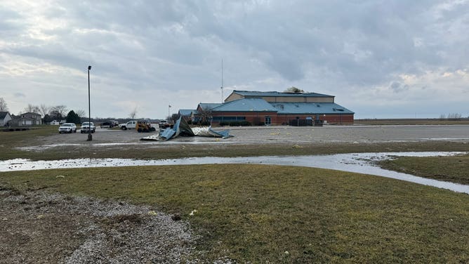 Tornado tears off roof in Forrest, Illinois