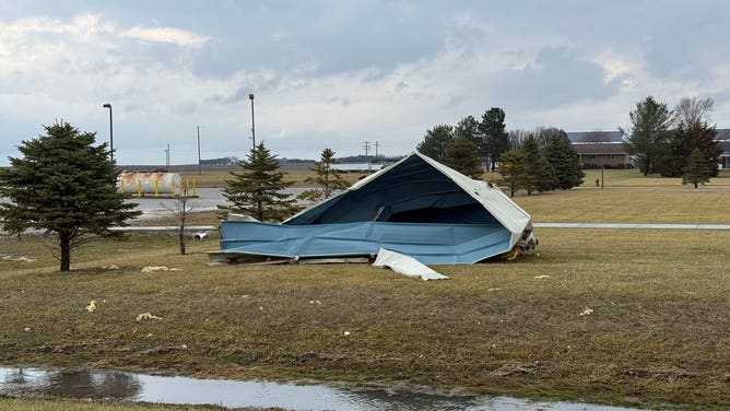 Tornado tears off roof in Forrest, Illinois