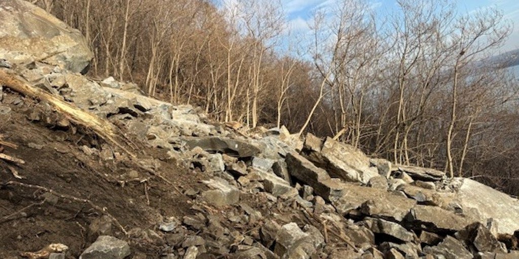 Rockslide closes cliff trail overlooking New York City in New Jersey park