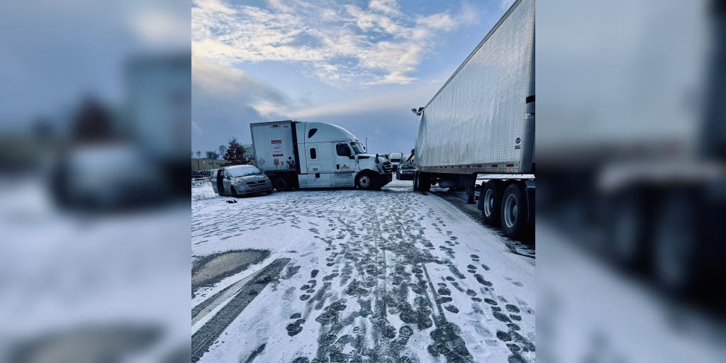 Intense lake-effect snow, winter blast cause crashes, shutter Great Lakes cities as threat shifts east