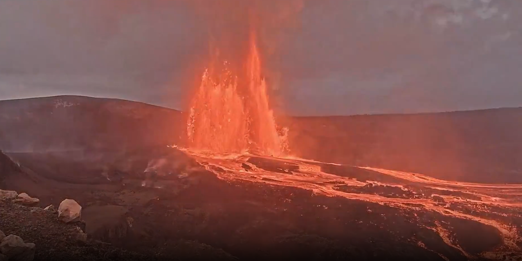 Watch: Hawaii's Kīlauea Volcano erupts, sending raging lava fountain 1,500 feet into the air