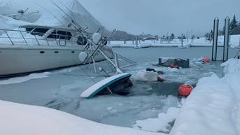Heavy snow slams Alaska, sinking vessels in harbor amid avalanche risk - Fox News