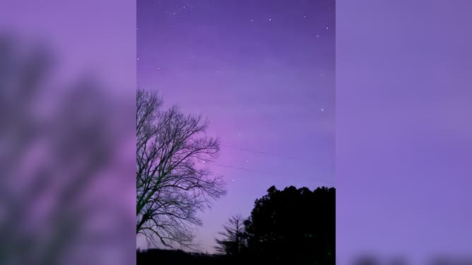 Northern Lights in Sikeston, Missouri Monday night
