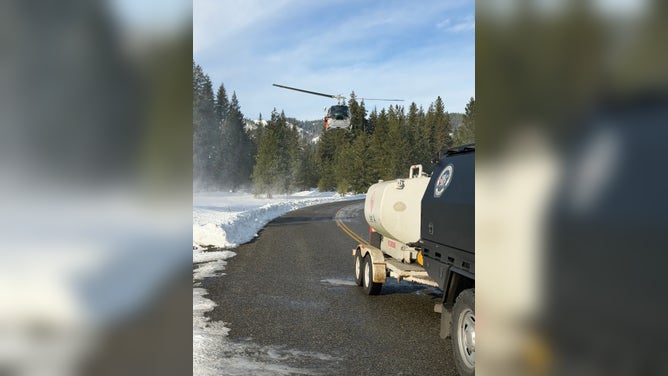 Two men were killed during an avalanche in a remote area near Longs Pass in Washington's Cascade Mountains last Friday.
Kittitas County Sheriff's officials said that four backcountry travelers were caught in an avalanche around 4:00 p.m. local time. 