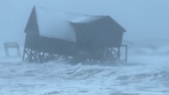 Outer Banks home collapses into ocean amid nasty nor'easter's raging surf - Fox News