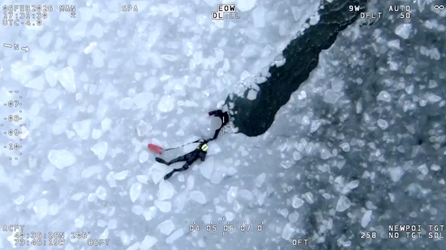 Watch: NYPD, FDNY rescue 3 people from icy waters in Queens