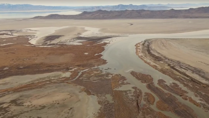 Aerial images of ongoing snow drought around Salt Lake City, Utah.