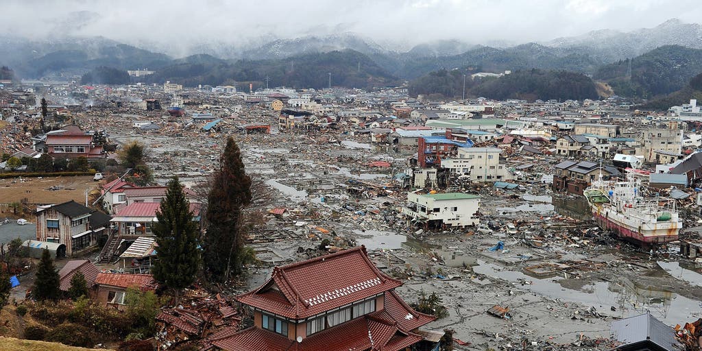 Magnitude 7.8 earthquake strikes off the coast of the Philippines, triggering tsunami warnings