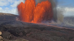 Rare Ashfall Warning issued as Mount Kilauea Volcano erupts for 43rd time, producing large lava fountains
