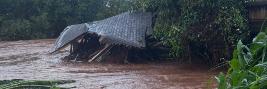Ongoing extreme flooding devastates Hawaii as power restoration continues, evacuation orders lift