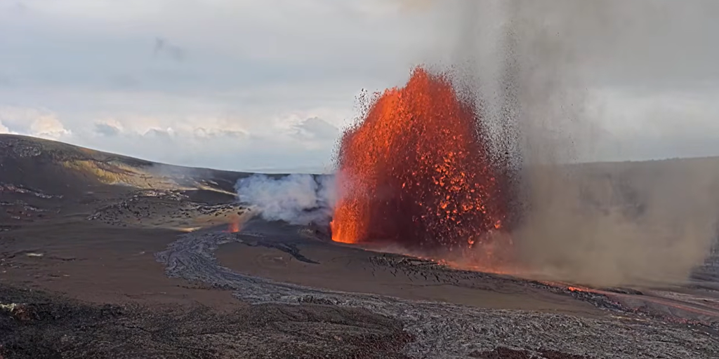 Hawaii’s Kīlauea volcano erupts for the 47th episode, sending fountains of lava into the air