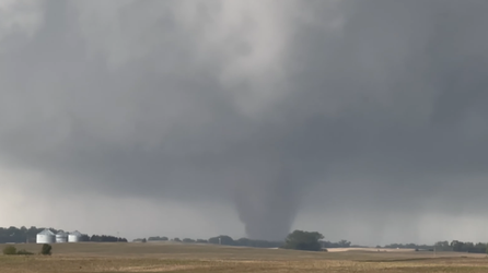 Live updates: Tornado danger grows across Plains, Midwest as severe weather outbreak continues
