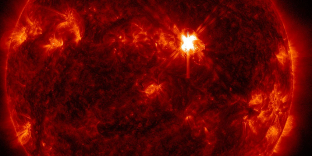 See it: Strong solar flare caught on camera erupting from the sun