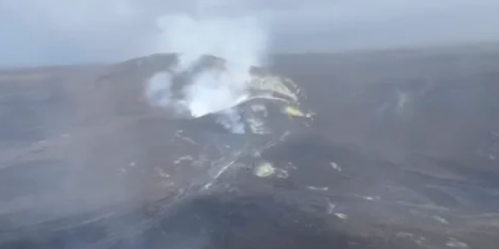 See it: Hawaii’s Kīlauea volcano vents gas plumes as 50th lava-fountaining episode nears