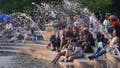 Varias ciudades del Medio Oeste y la Costa Este ponen en marcha planes de emergencia y modifican las celebraciones del 4 de julio ante el aumento de las temperaturas extremas - Fox News