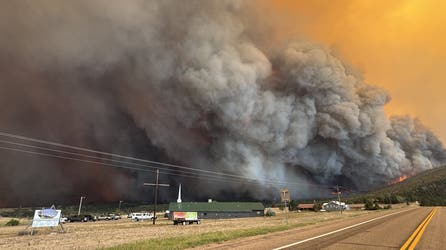 Massive wildfire causes evacuations as it rapidly spreads due to 100 mph wind gusts in Colorado