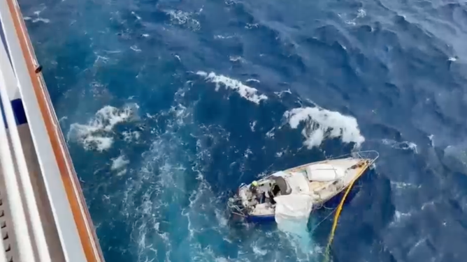 30-foot seas and gale-force winds break injured mariner’s mast and disable his vessel nearly 500 miles off the Oregon coast.