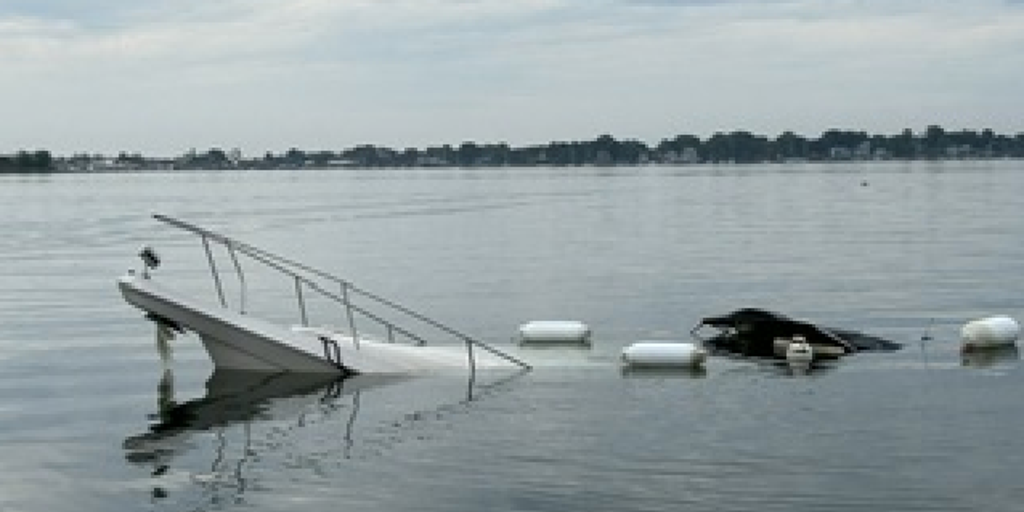 FDNY rescues 8 from sinking boat in New York City waters