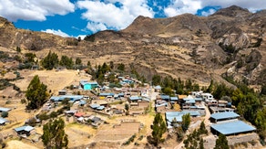 Magnitude 5.5 earthquake rattles Peru, killing at least 5 and leaving hundreds without homes