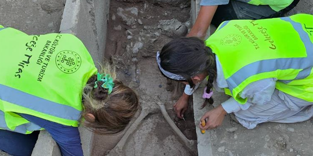 2,400-year-old wrestler tomb discovered in the ancient city of Aspendos