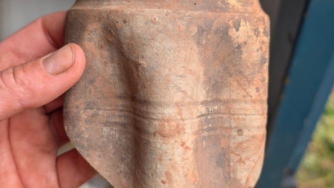 A well-kept beaker used for serving drinks was found in the Roman villa.