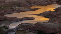 Lake Mead plunges to historic low as water levels continue to fall