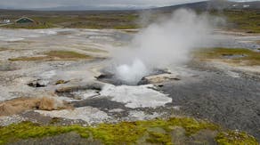 Pair of magnitude 4.0+ earthquakes strike near Iceland glacier and volcano