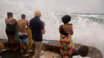 Powerful Category 3 Hurricane Lowell barrels toward Hawaii, prompting Hurricane Warning for Kauaʻi - Fox News