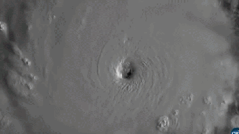 El gran huracán Lowell se dispone a dar un giro drástico hacia Hawaii, lo que aumenta el riesgo de que nos afecte directamente - Fox News