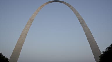 Iconic Gateway Arch goes dark to help millions of migrating birds navigate the night