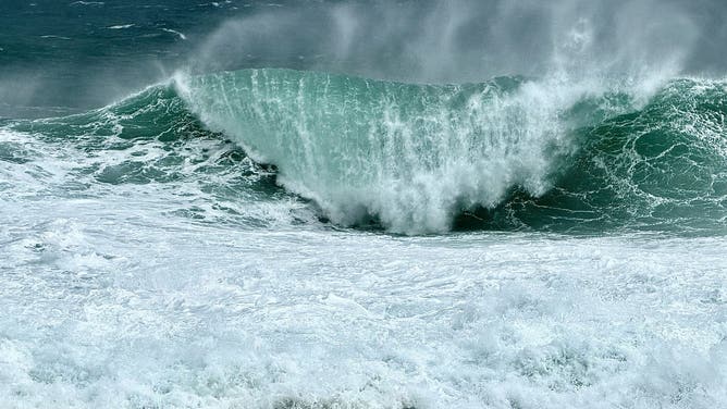Massive swells generated by Hurricane Nolo as seen from South Point, Hawaii, on Sep. 27, 2026.
