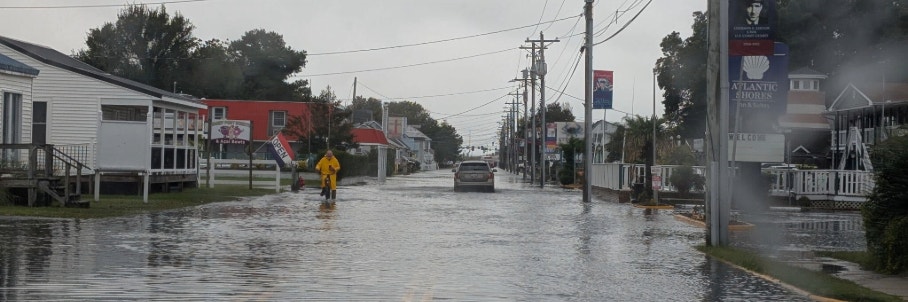Nor'easter turns deadly as storm lashes the East Coast with more destructive flooding, violent winds