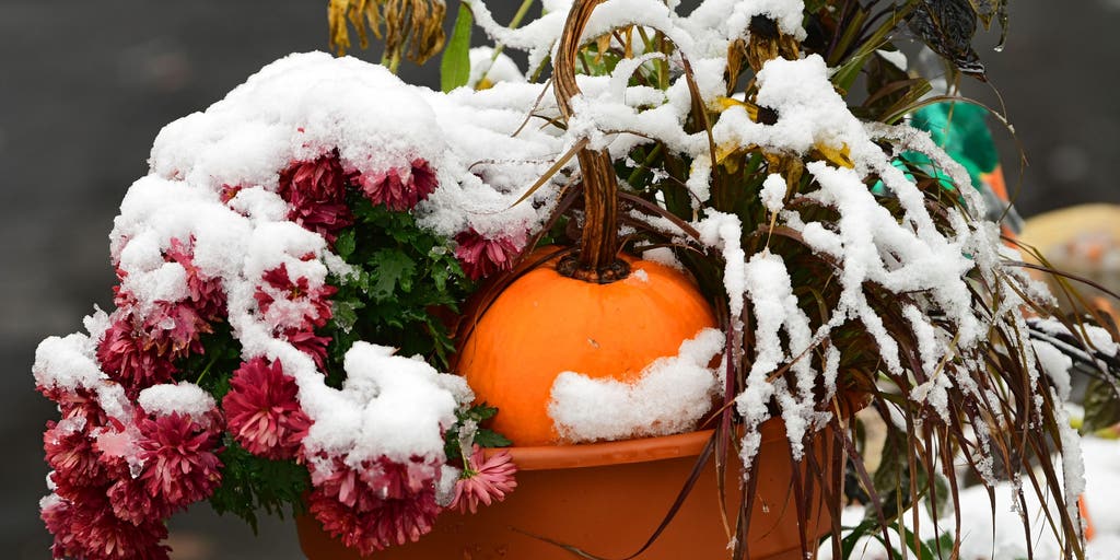 When is the earliest snowfall on record for parts of the Northeast?