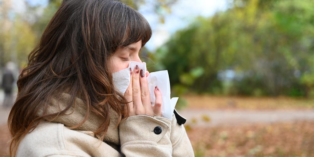 Fall allergies or a cold? Here’s how to tell what’s making you miserable