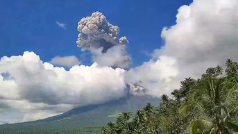 El volcán más activo del país entra en erupción a lo largo del Anillo de Fuego del Pacífico - Fox News