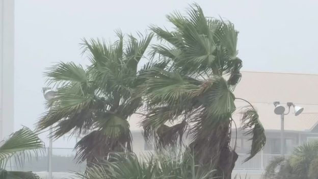 Category 3 Hurricane Isaias closes in on Gulf Coast as conditions rapidly deteriorate